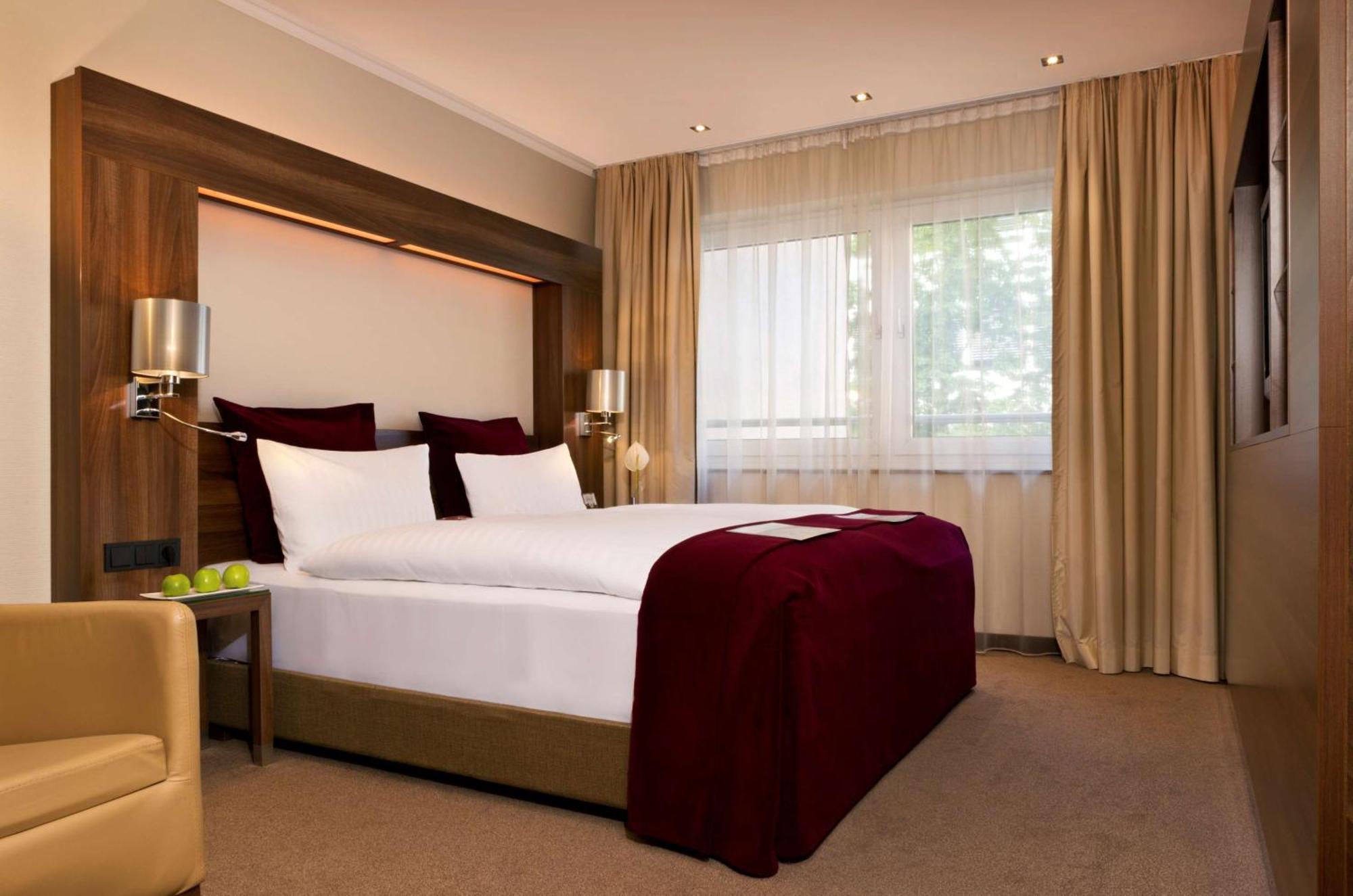 Flemings Hotel Frankfurt Main-Riverside Frankfurt am Main Exterior photo