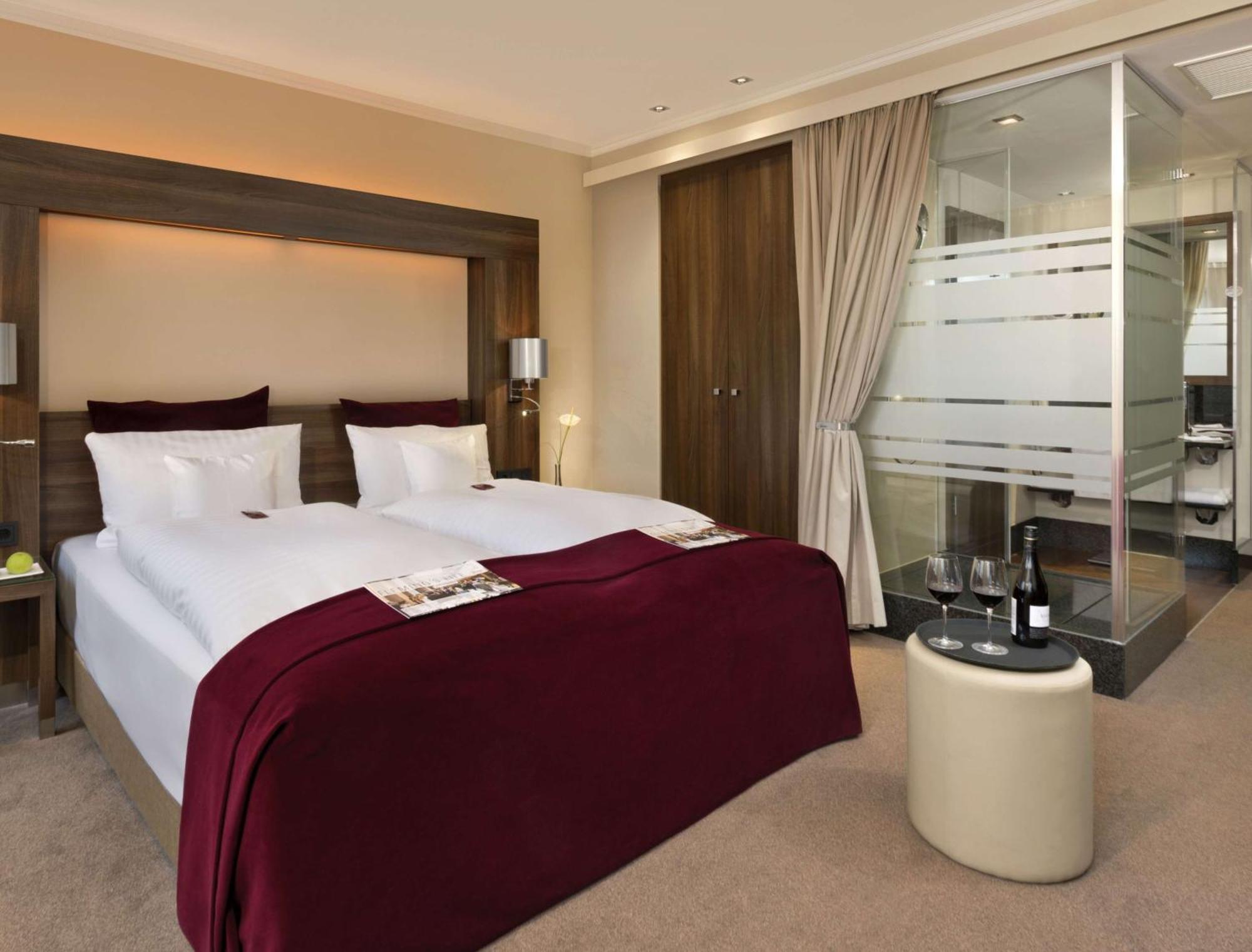 Flemings Hotel Frankfurt Main-Riverside Frankfurt am Main Exterior photo